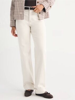 Abercrombie High-Rise Straight Leg Jeans in Cream